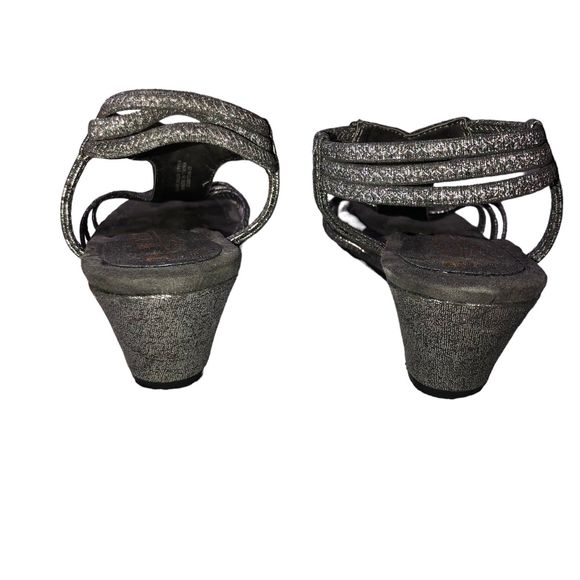 New York Transit Low Wedge Strappy Sandals SZ 8 Worn Once - Picture 10 of 11